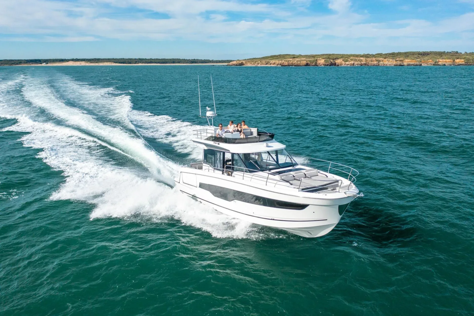 Sewa Yacht ke Nusa Penida Bali