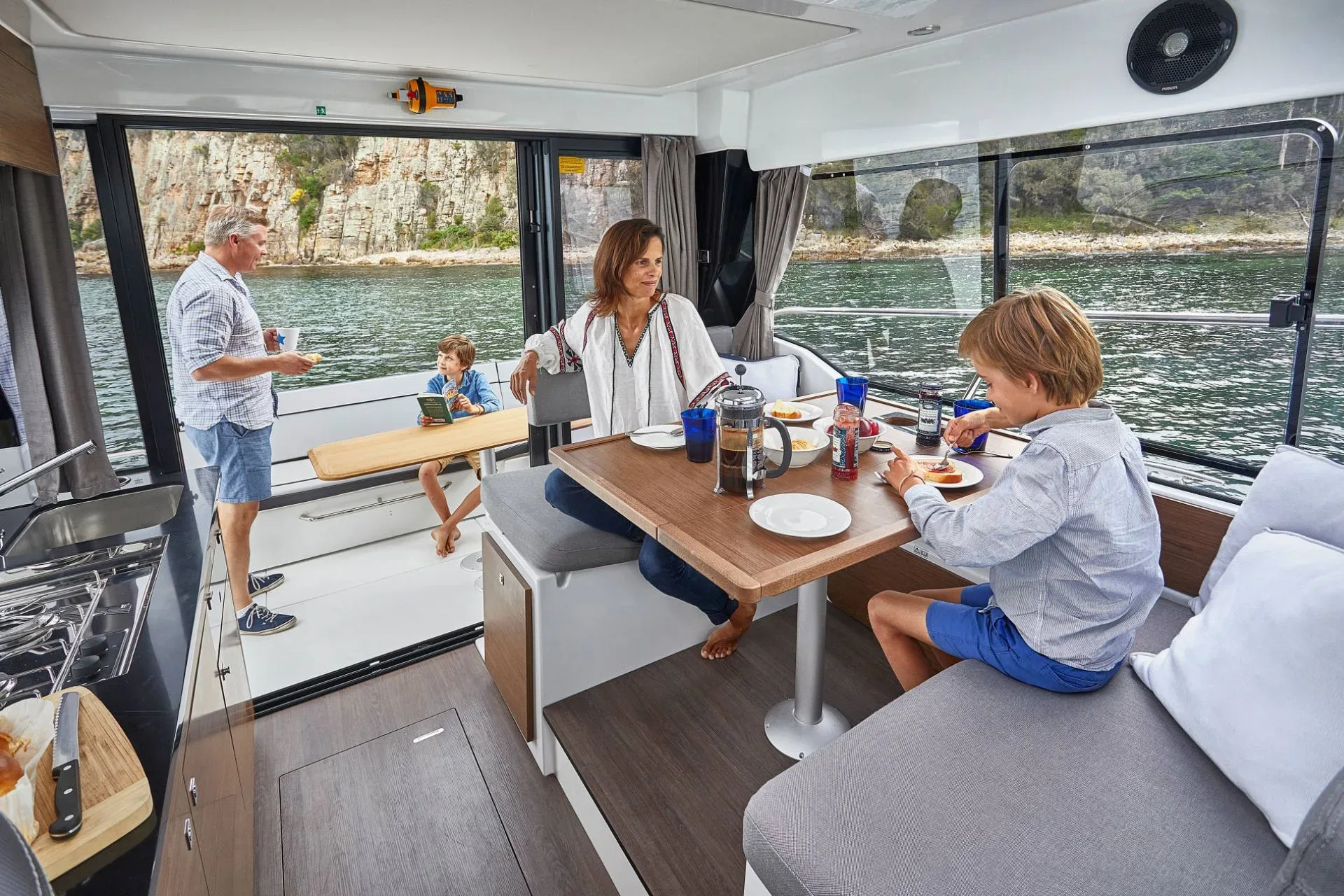 Sewa Yacht Keluarga di Bali