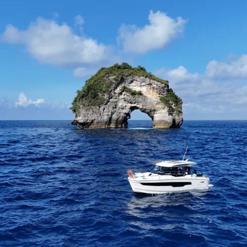 Yacht Charter Bali Nusa Penida