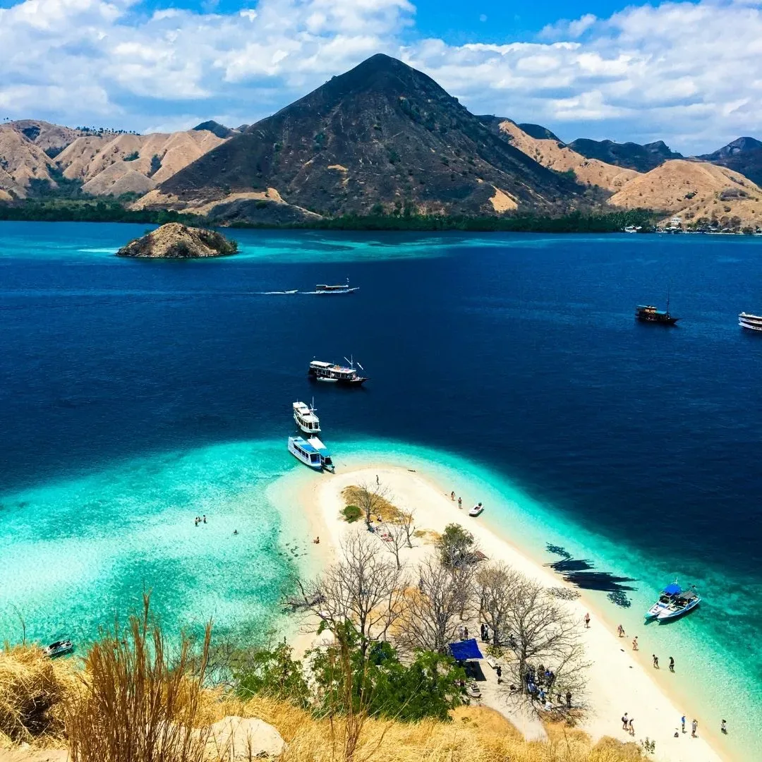 Komodo Boat Charter