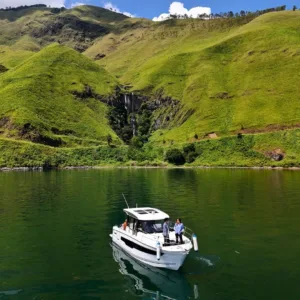 Yacht Charter Samosir Danau Toba
