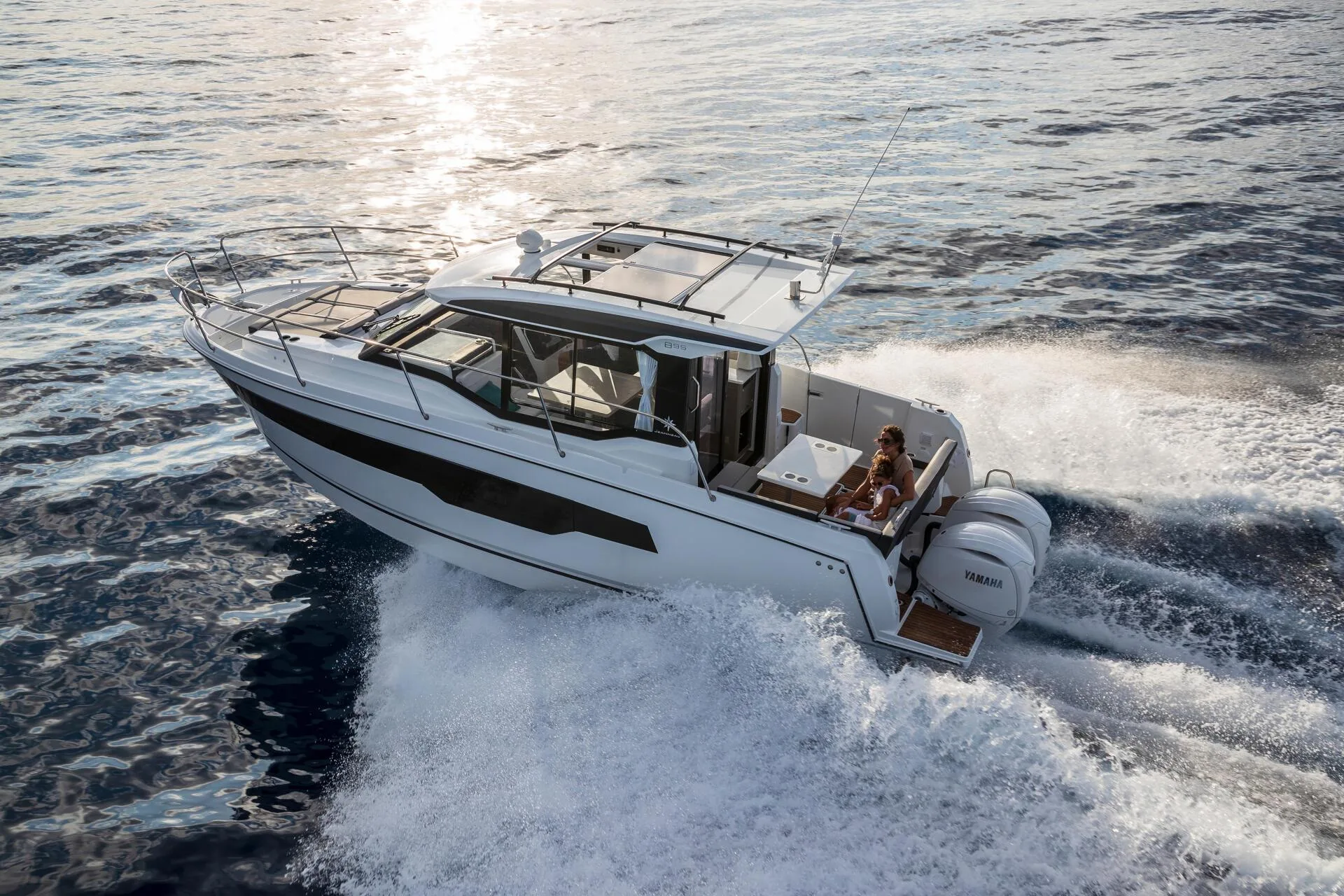 Nusa Penida Boat Charter Salaya Yacht 33
